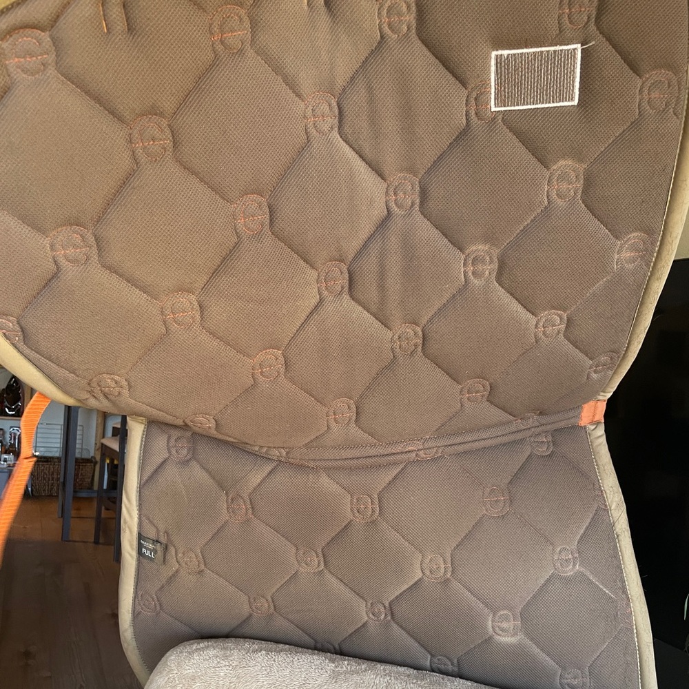 Equestrian Stockholm Bronze gold jump Saddle Pad - Picture 5 of 15